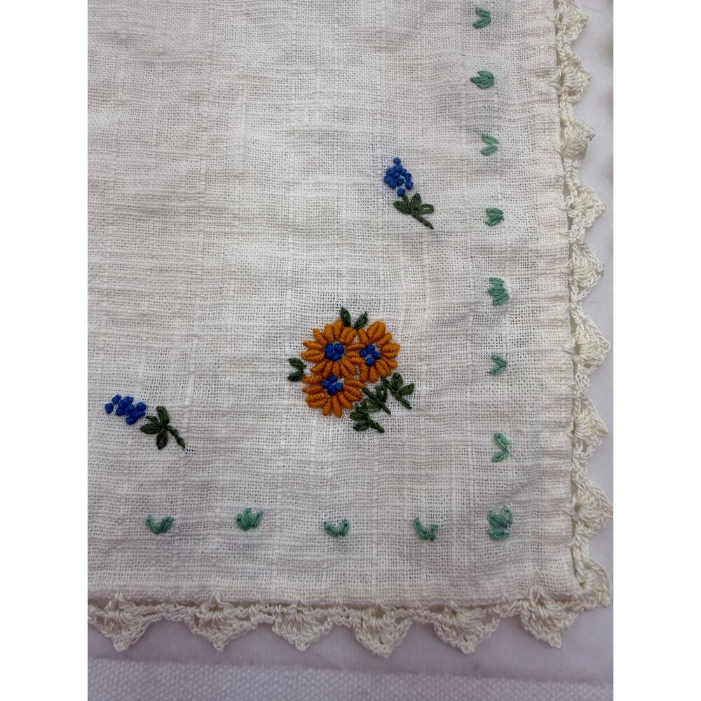 Vintage Handmade Embroidered Linen Napkins Set of 4 Crochet‎ Lace Floral Cottage